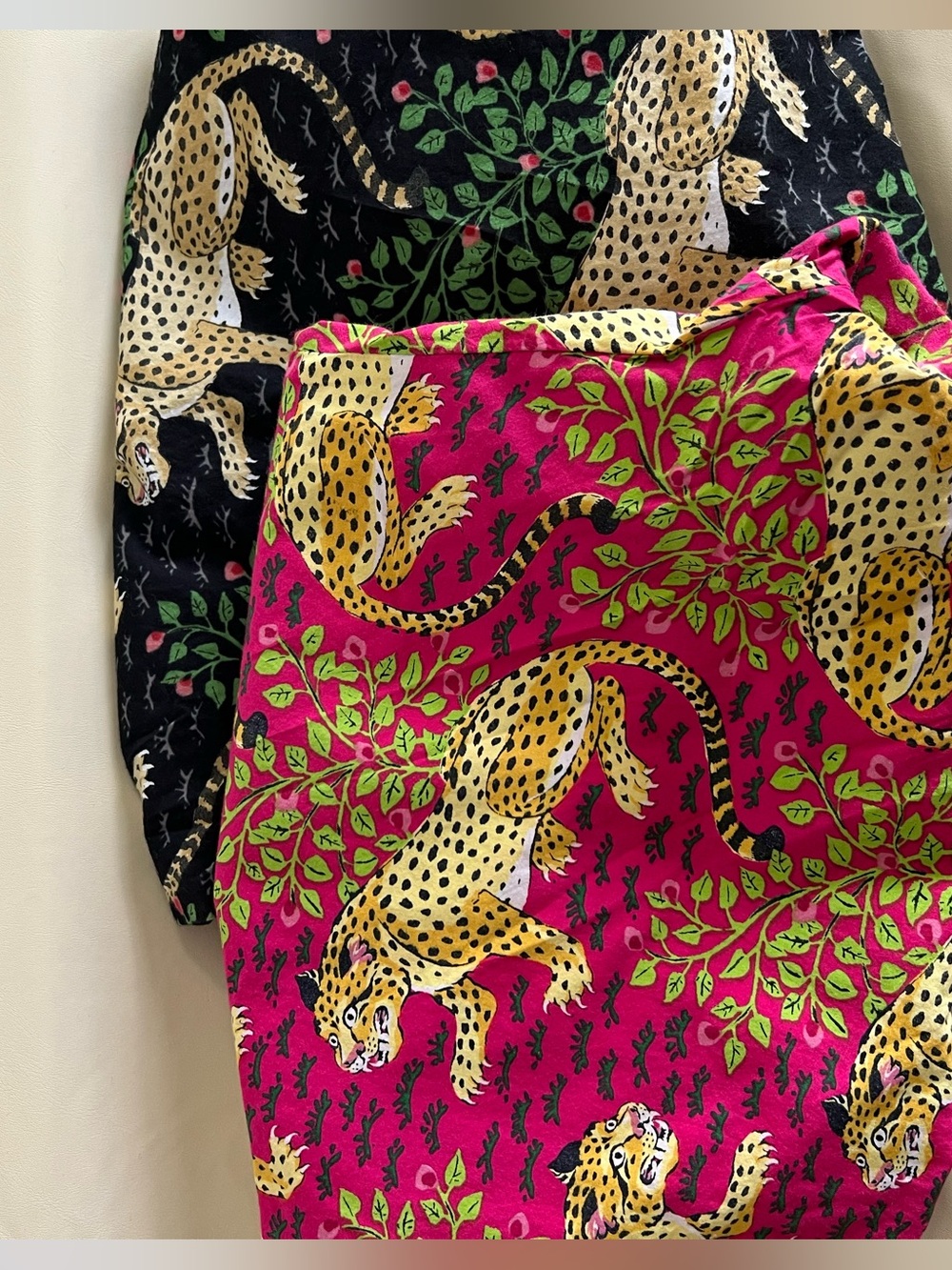 Print Fresh bundle Cropped PJ Pants in Bagheera in hot pink and ink